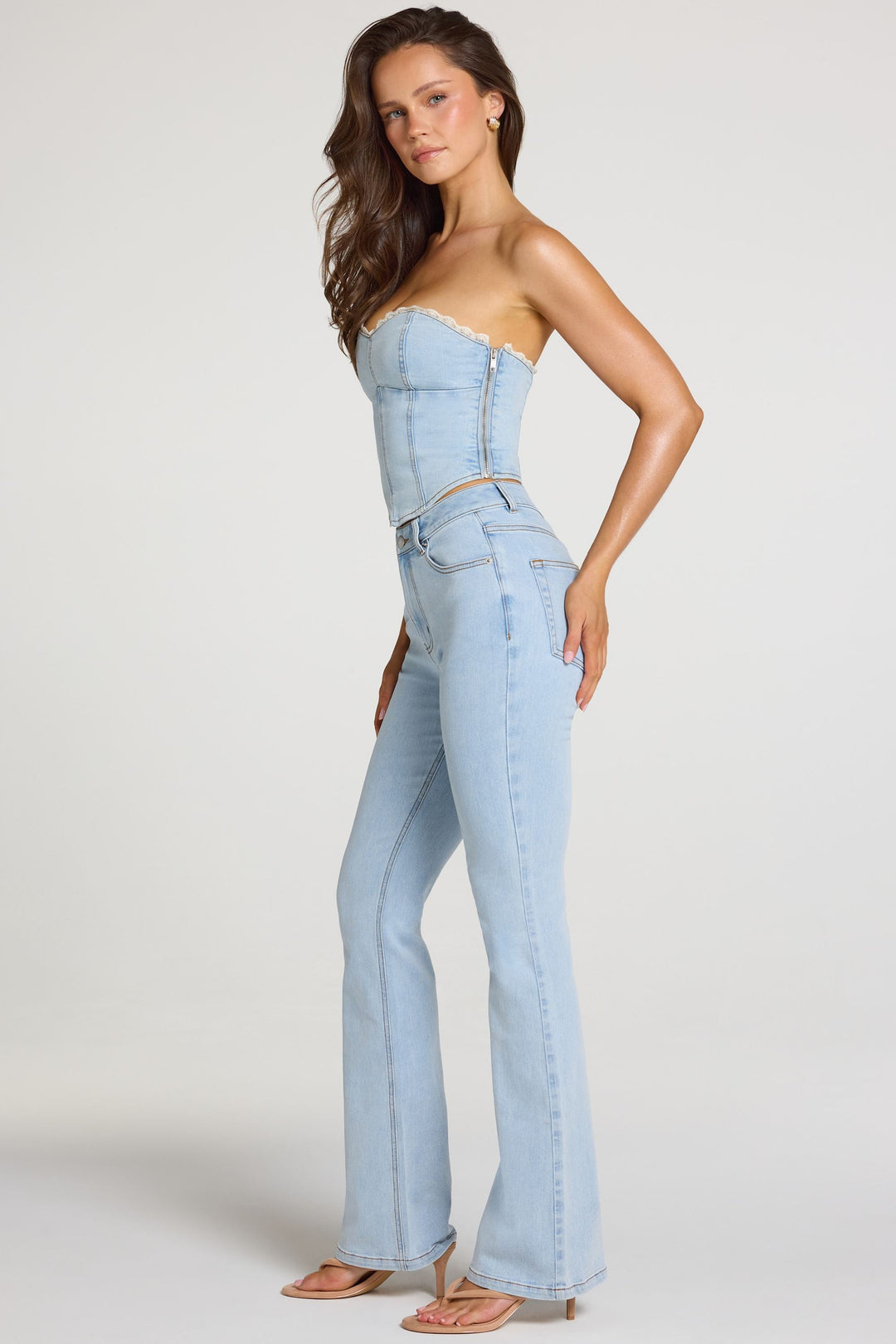 Jeans Bootcut a Vita Media in Denim Chiaro