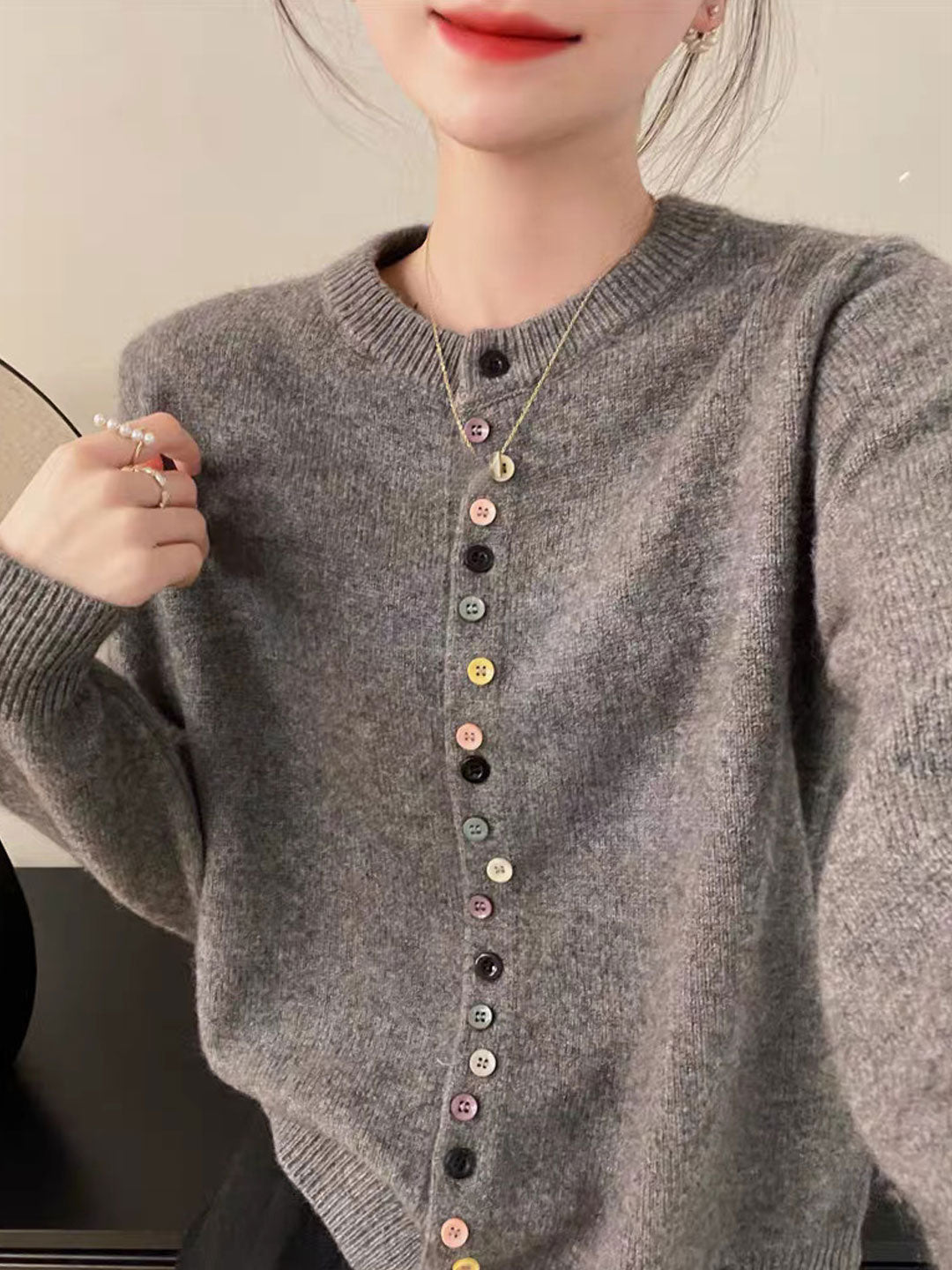 Beatrice - Classico Cardigan con Collo Giro e Bottoni