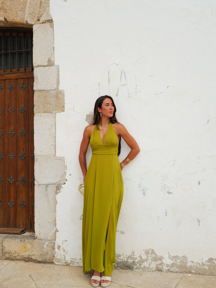 Abito lungo in chiffon verde oliva con scollatura a V