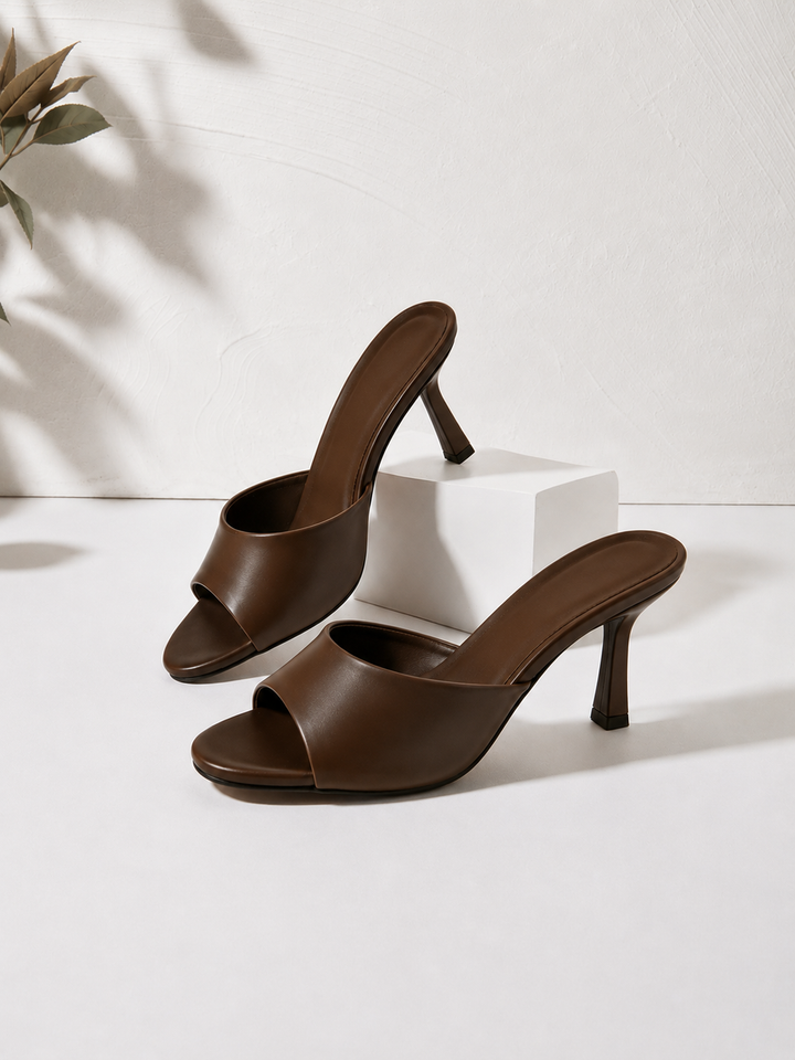 Sandali a stiletto in tonalità cioccolato