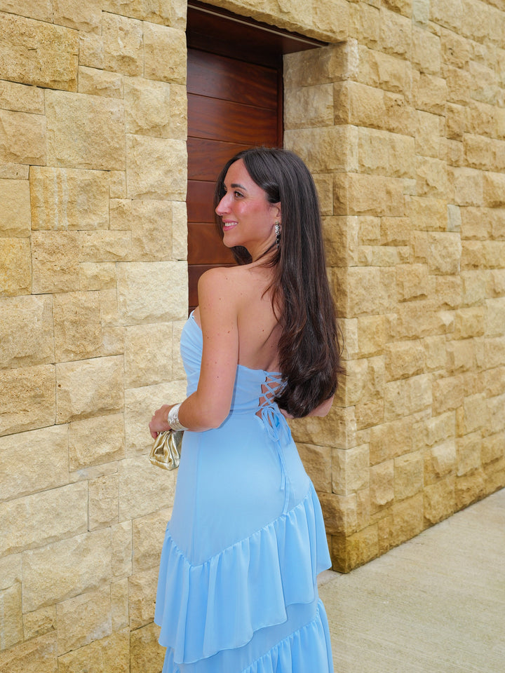 Abito blu con balze