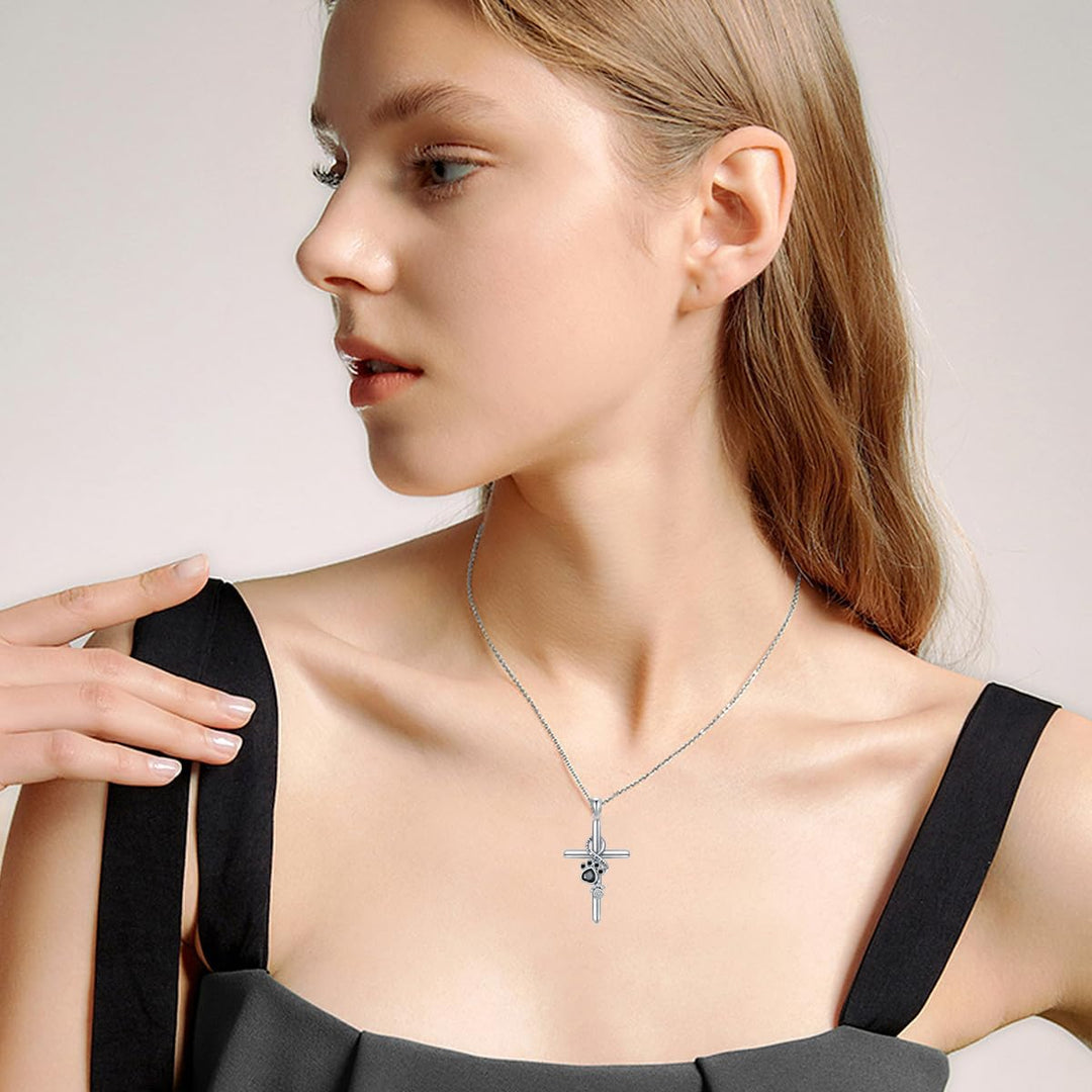 Collana in argento sterling 925 con ciondolo a zampa e croce