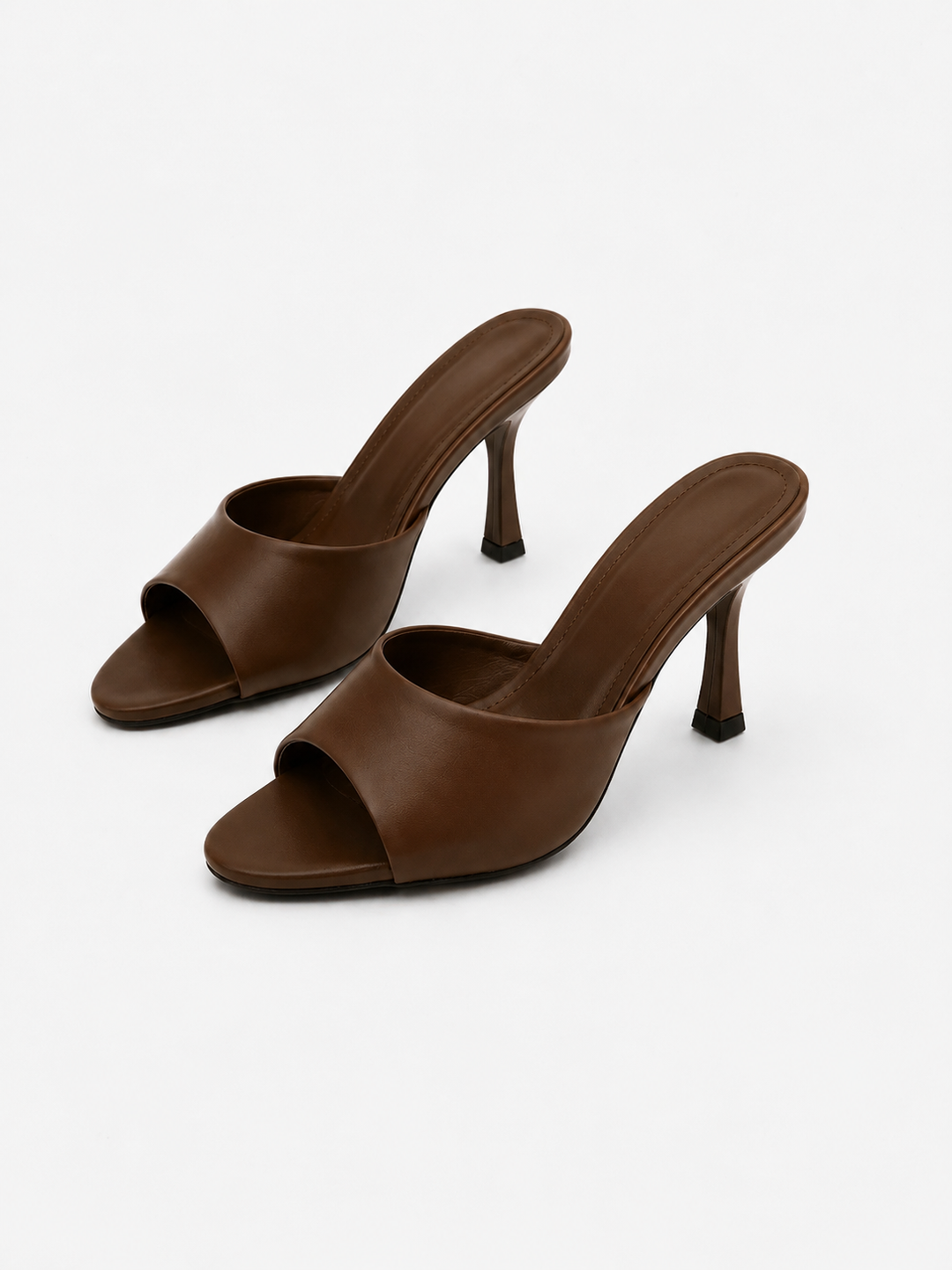 Sandali a stiletto in tonalità cioccolato