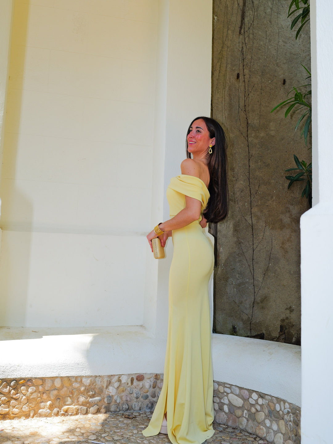 Abito giallo Bardot con fiocco decorativo