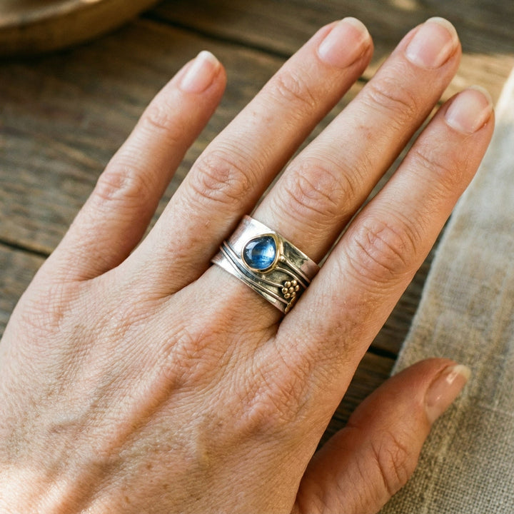 Anello bohémien da meditazione con pietra preziosa