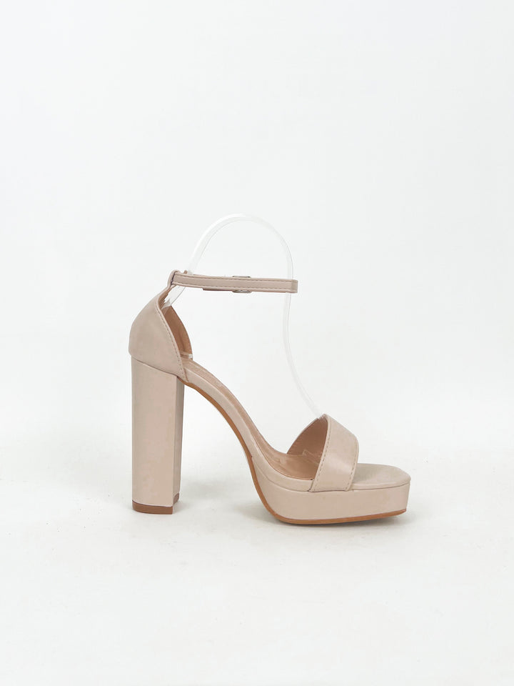 Sandali a fascia con tacco nude