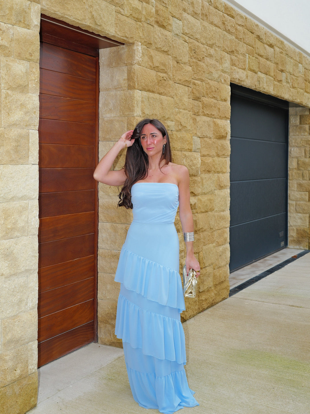 Abito blu con balze
