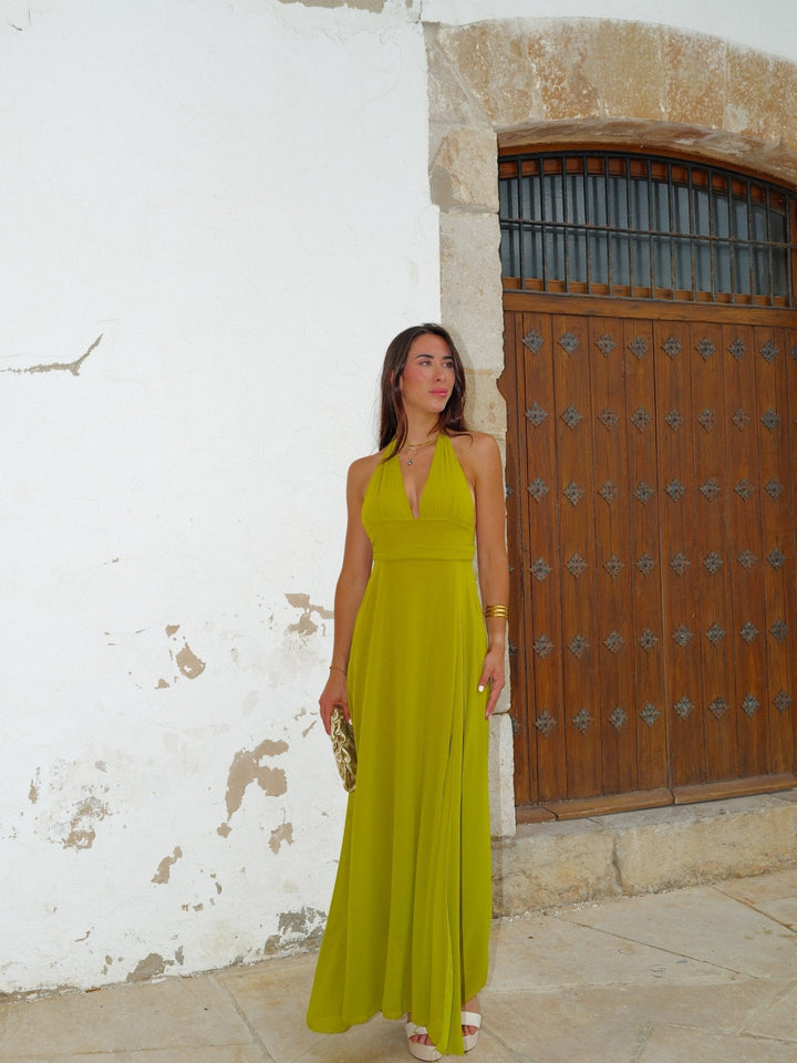 Abito lungo in chiffon verde oliva con scollatura a V