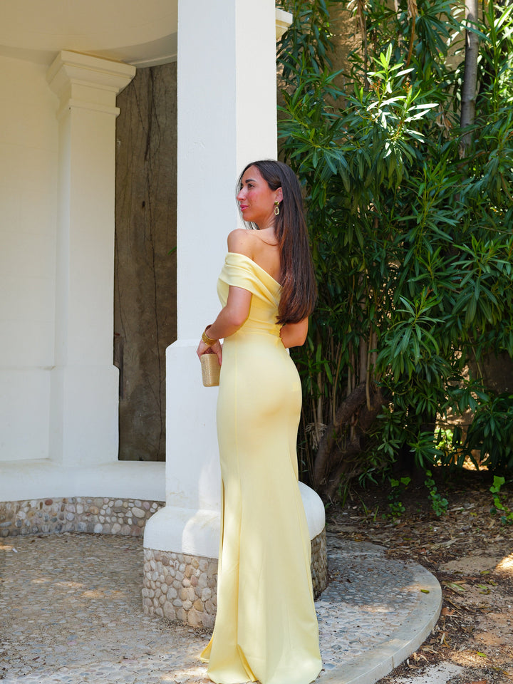 Abito giallo Bardot con fiocco decorativo