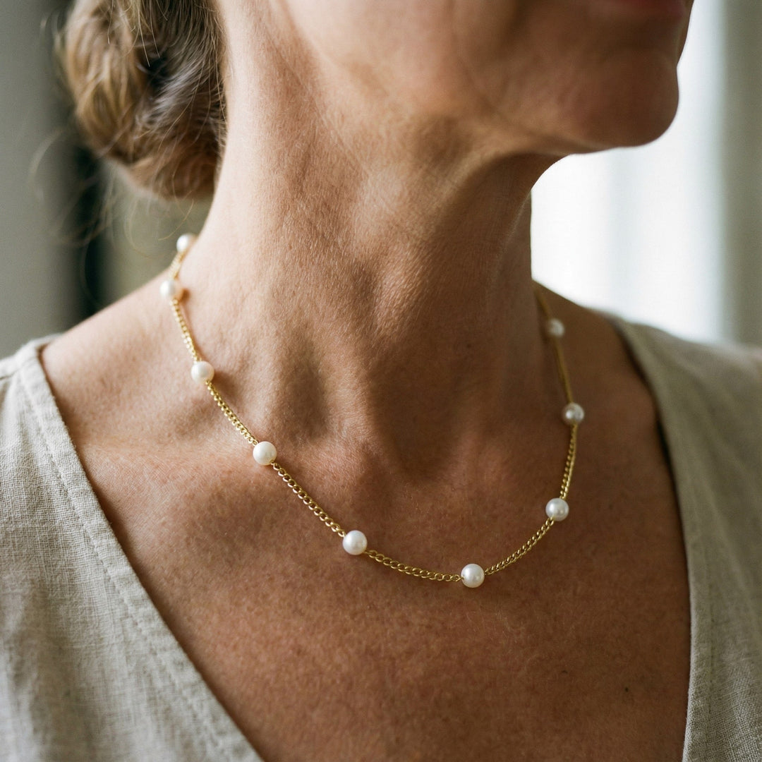 Collana in oro con perla coltivata