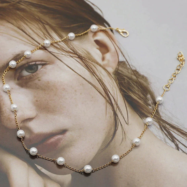 Collana con piccole perline dorate