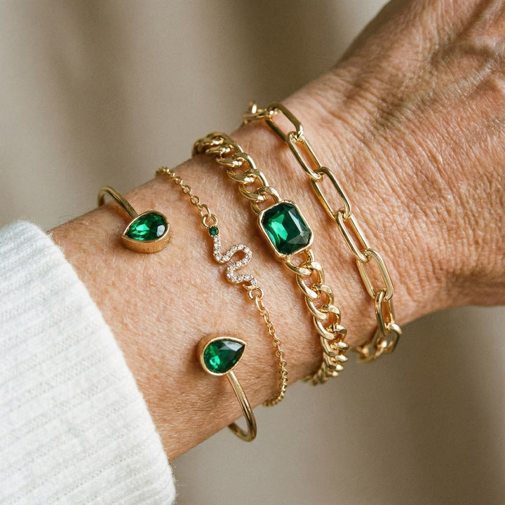 Set di braccialetti con schegge di cristallo verde