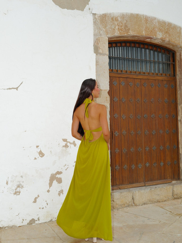 Abito lungo in chiffon verde oliva con scollatura a V