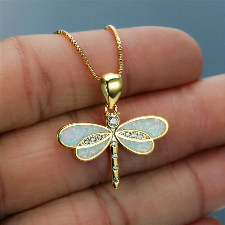 Collana in oro con opale e motivo a libellula