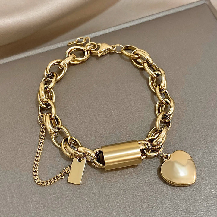 Ampio braccialetto in oro