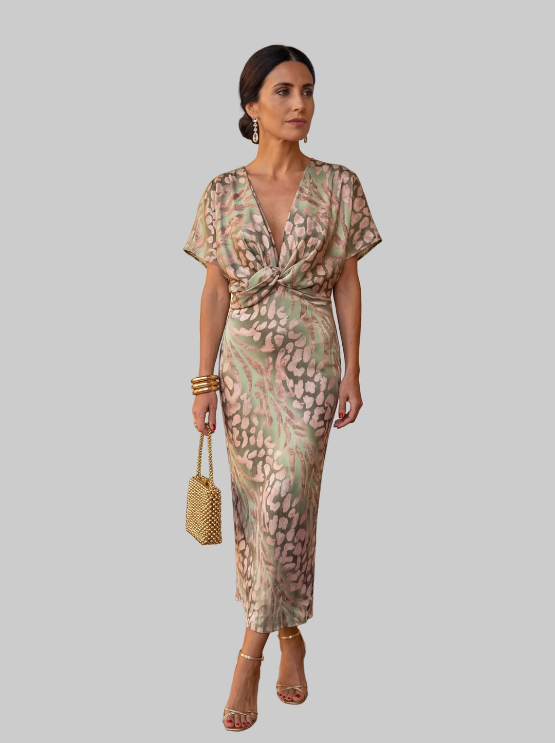 Ema – Sofisticated Summer Glam
