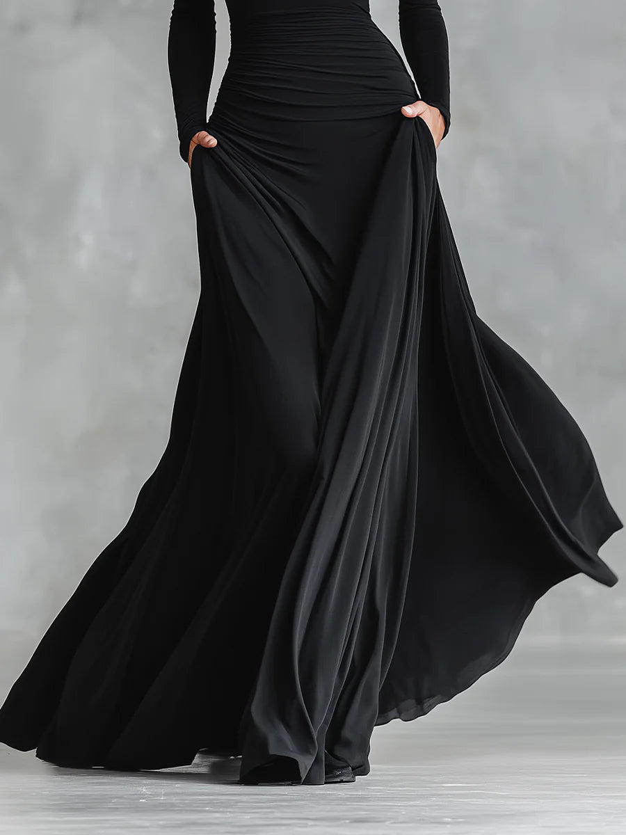 Adele - Abito lungo moderno in crepe nero con scollo a barca e pieghe