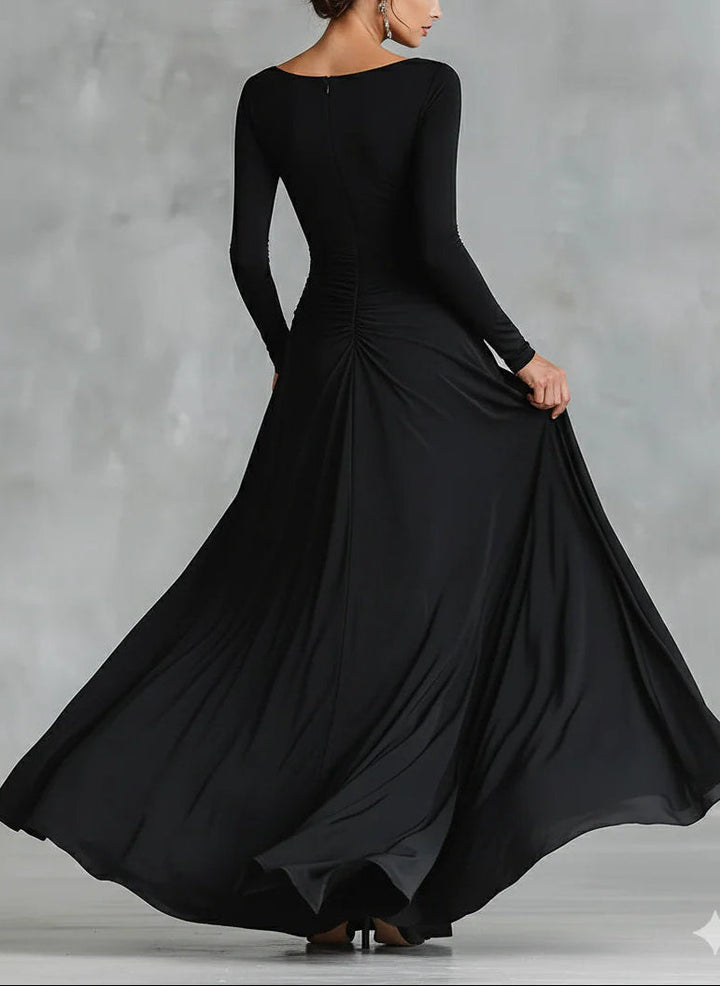 Adele - Abito lungo moderno in crepe nero con scollo a barca e pieghe