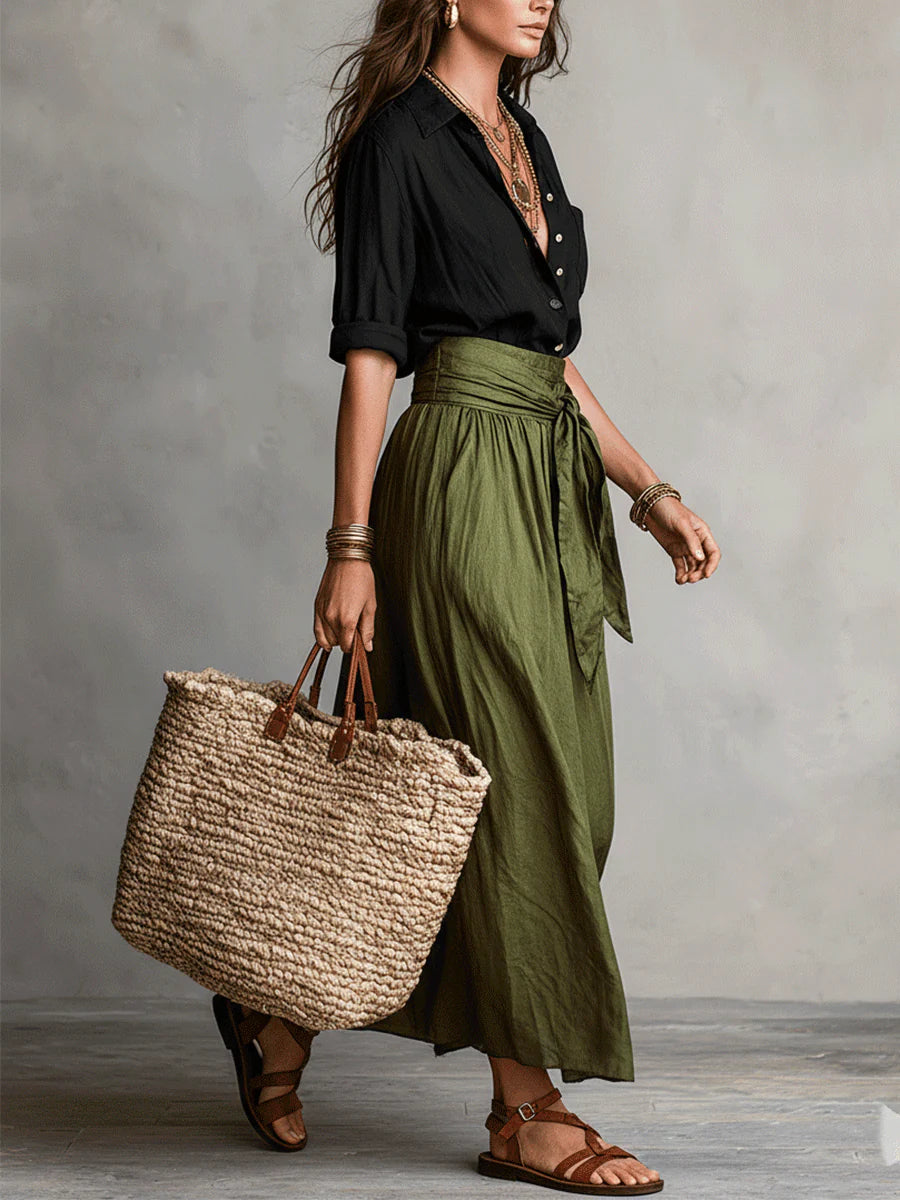 Vera | Camicia nera e gonna oliva