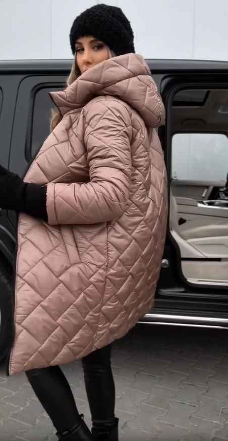 Bogna | Giacca Elegante Trapuntata in Piuma con Cappuccio