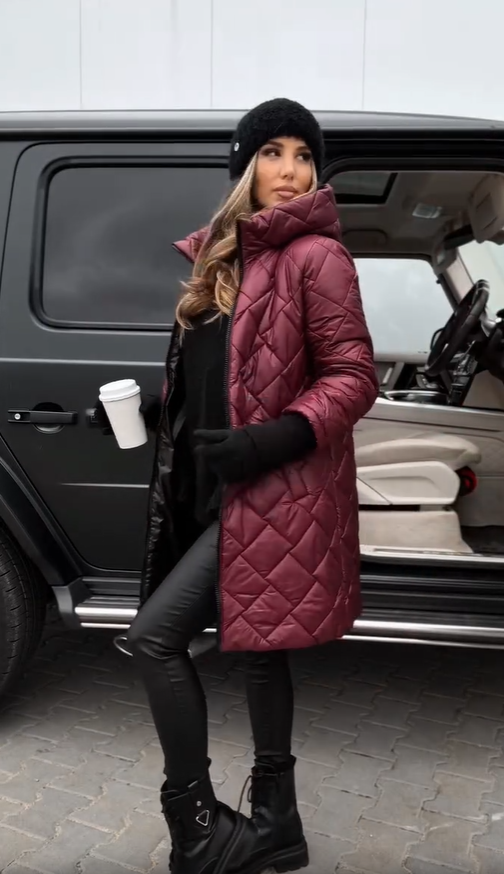 Bogna | Giacca Elegante Trapuntata in Piuma con Cappuccio