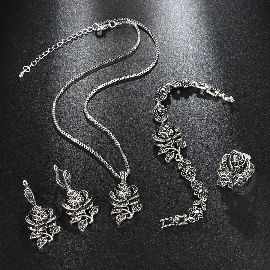 Elegante set in argento con zircone
