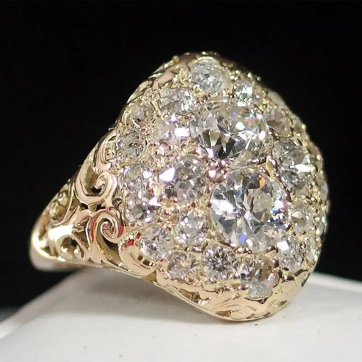 Anello vintage rotondo in oro con diamante
