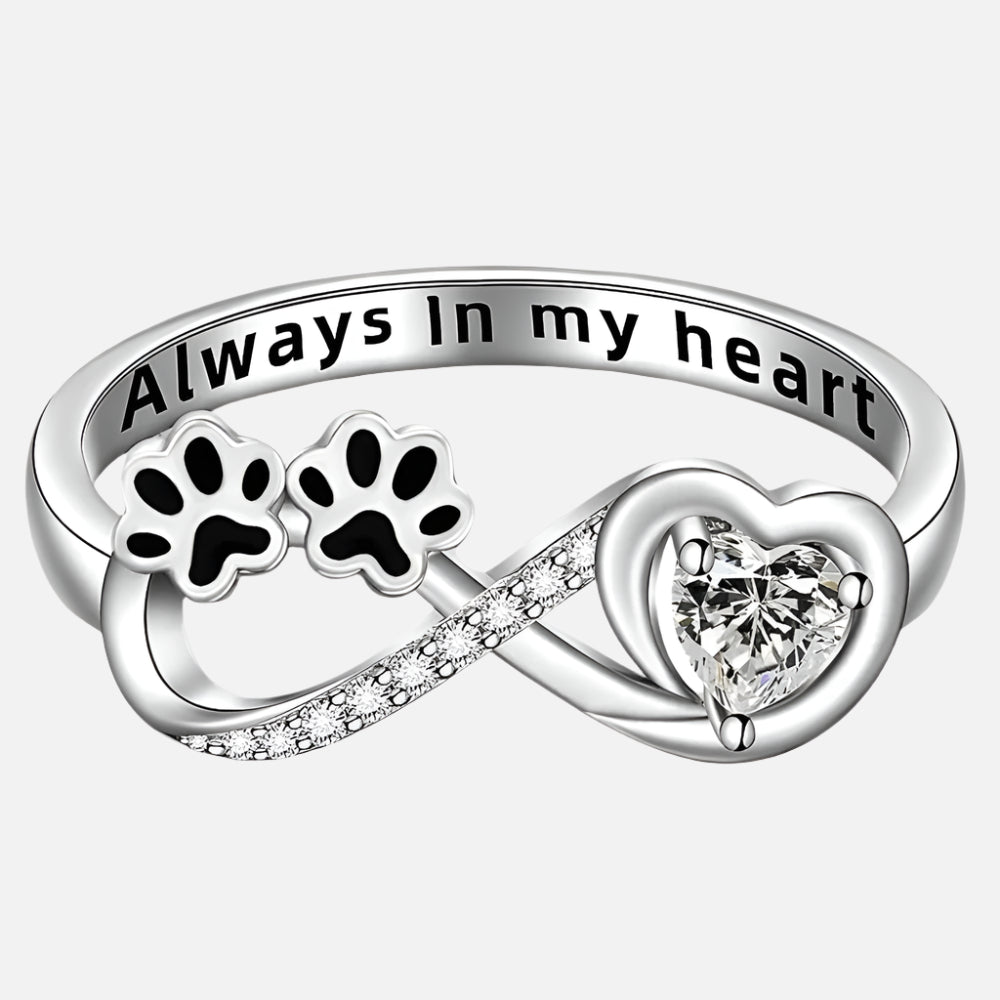 Anello in zirconio con design a cuore infinito