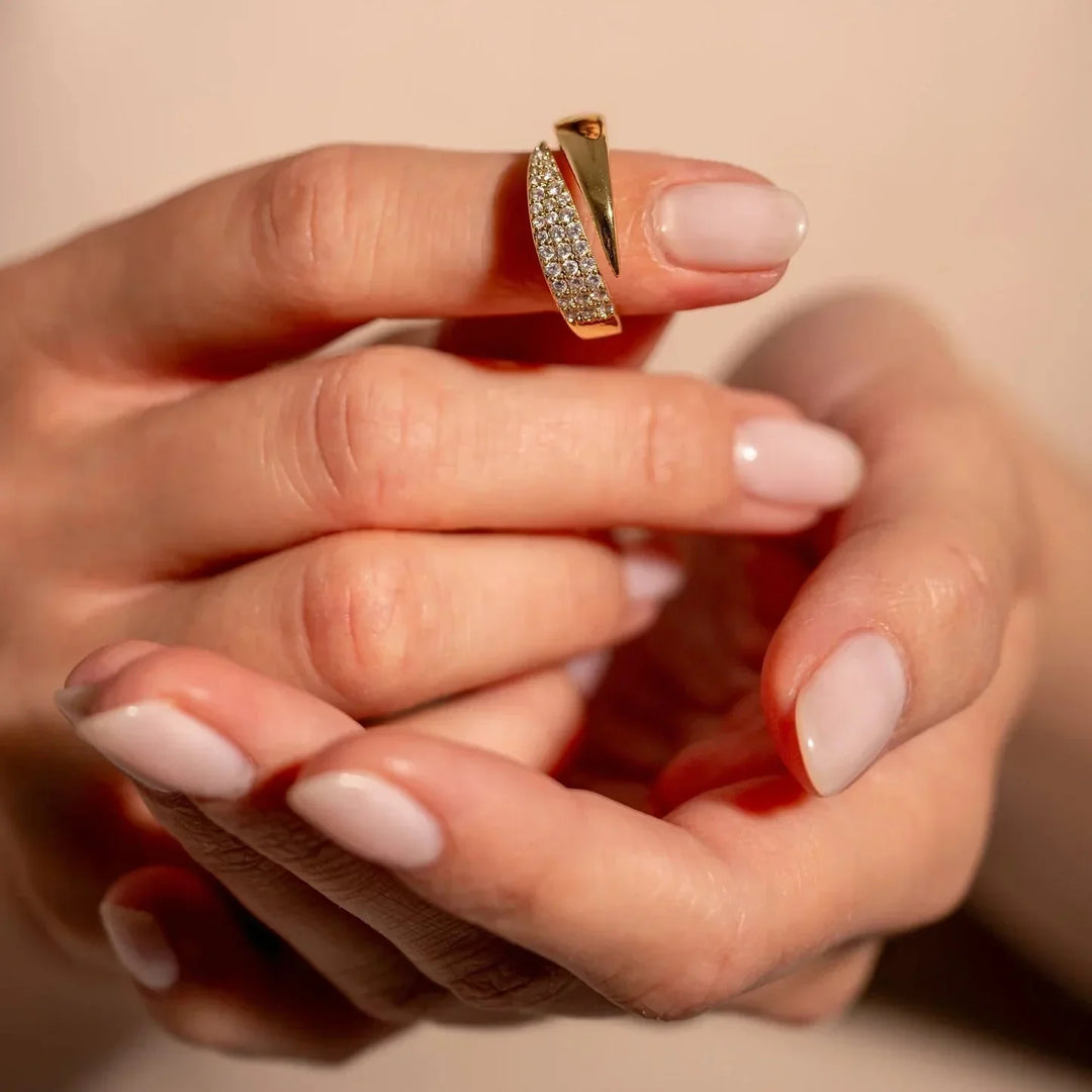 ÉLOÏSE – Anello di Eleganza Eterna