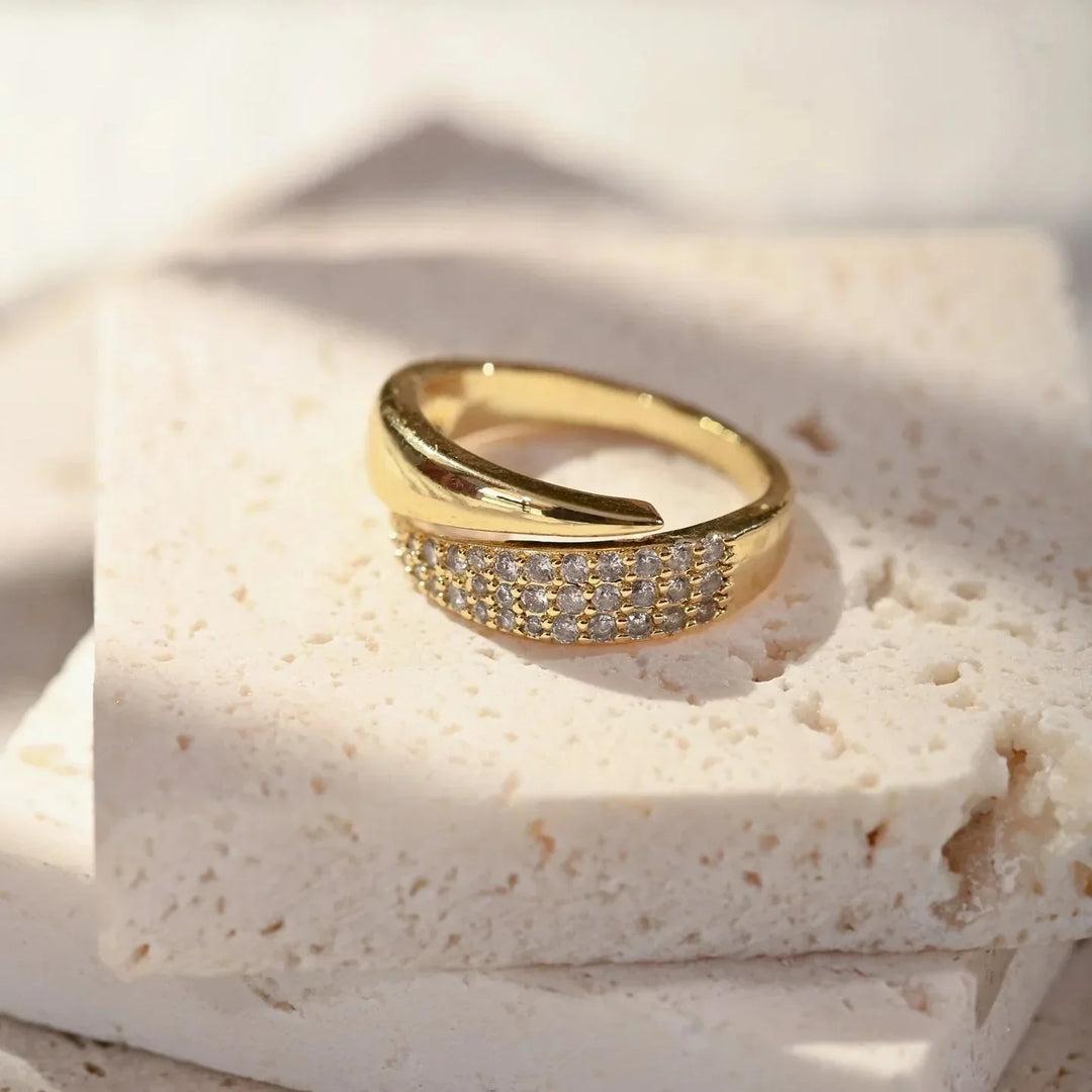ÉLOÏSE – Anello di Eleganza Eterna