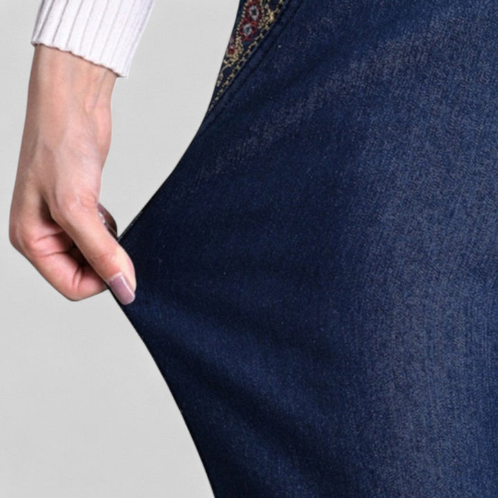 Jeans da donna con tasche laterali e vita elastica